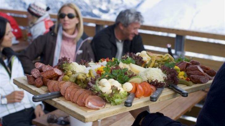 Fondue and fur in Lech.