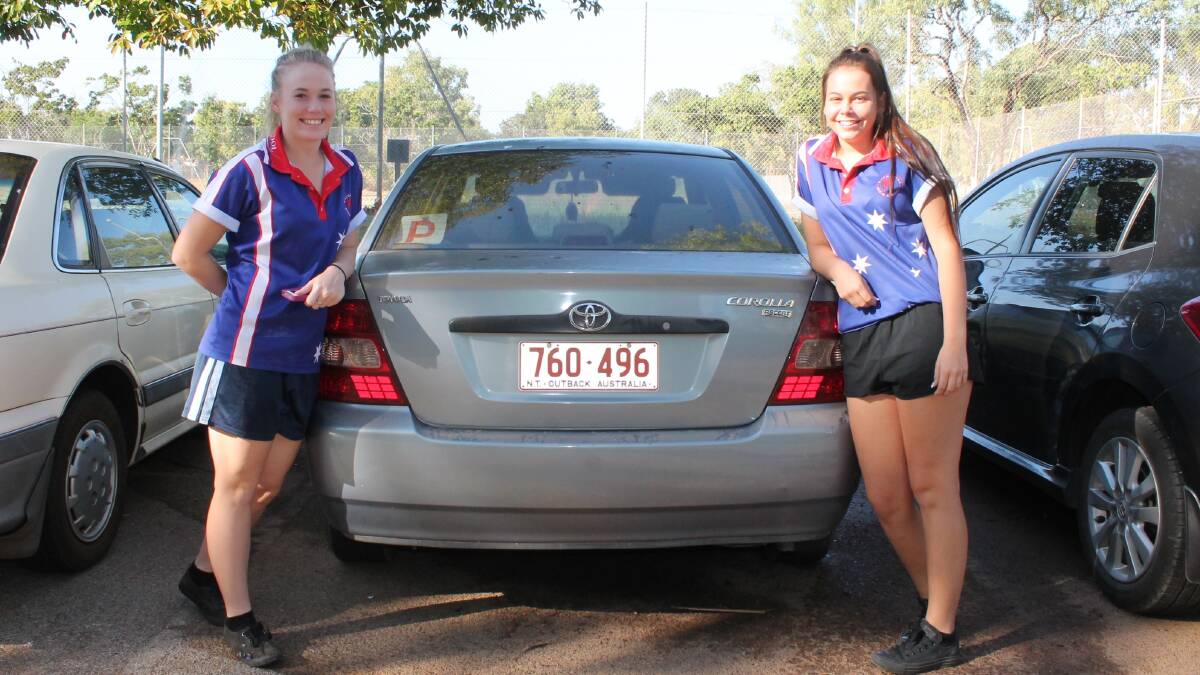 THUMBS UP: Katherine P-platers Ebany Mccombes and Hailey Dack
have praised the Territory government’s plan to reward safe drivers.