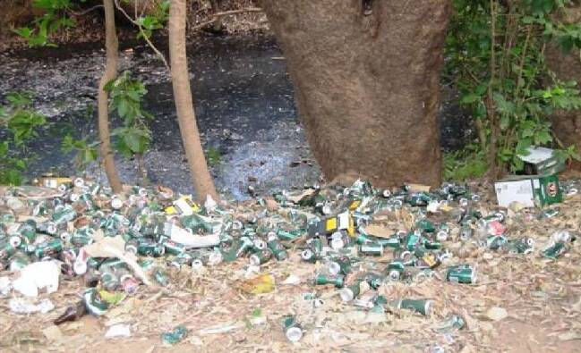 TRASHY RIVER: A photo taken on the banks of the Katherine River before TBLs were introduced. 