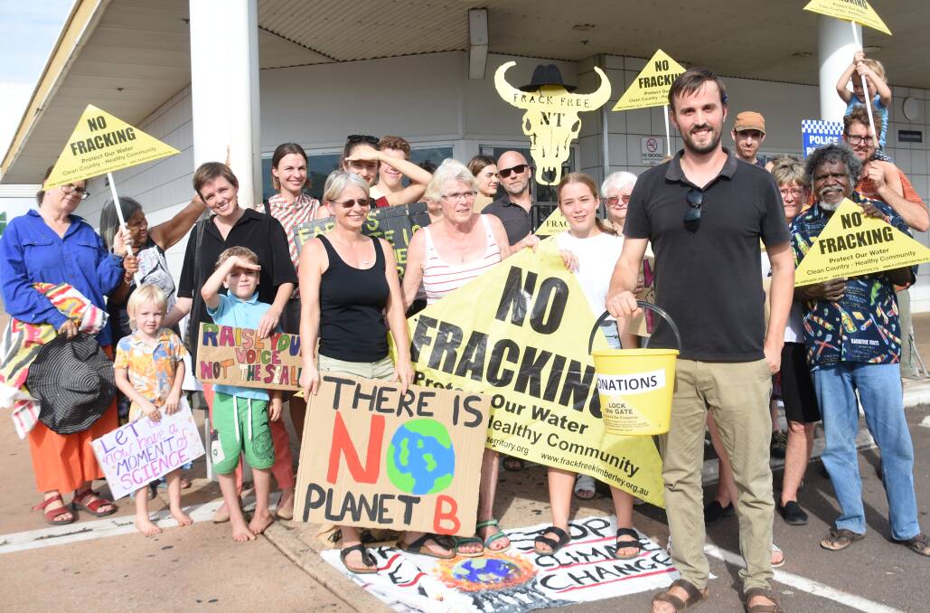 A group of Katherine residents have been raising money to commission a report into the costs of fracking the Northern Territory. 