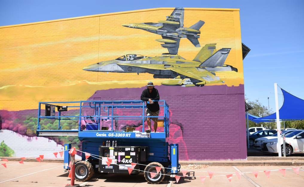 A vivid mural commemorating Katherine's long-standing connection with Tindal RAAF base was painted opposite the Cenotaph in August. 