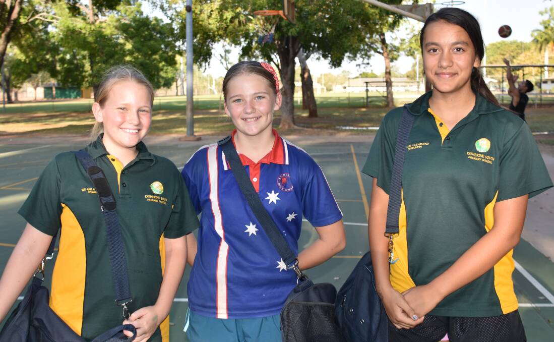 Having just received new bags and new uniforms Tamzyn Paull, Dawnellen Batkin and Jaylee McIvor are excited for the championships this weekend. 