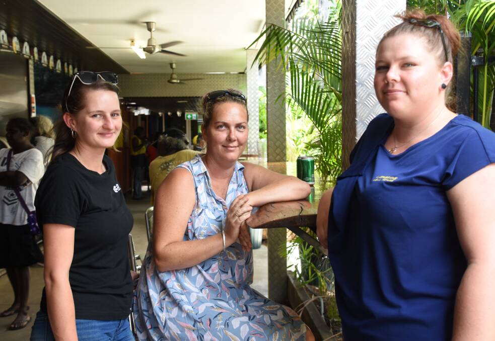 Renee Redfern, Liana Quirk and Leah Garrett say they are hoping to raise $60,000 to help farmers in Queensland who have lost everything to the bushfires. 