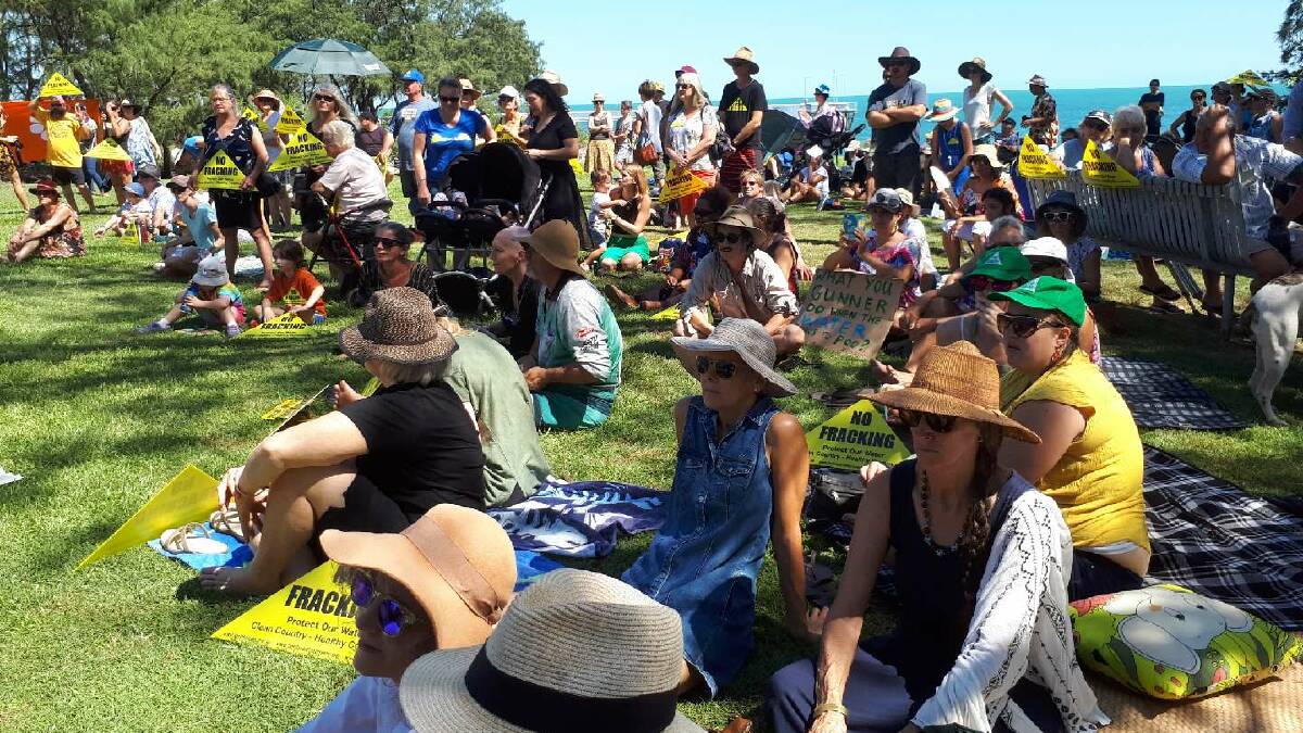 More than 500 hundred people gathered in Nightcliff yesterday to take a united stand against fracking.