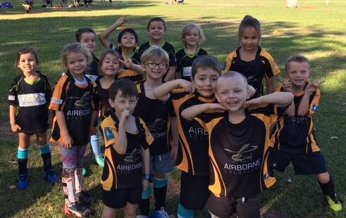 Hammers played the High Flyers in the entertaining Under 6's match. Picture: supplied.