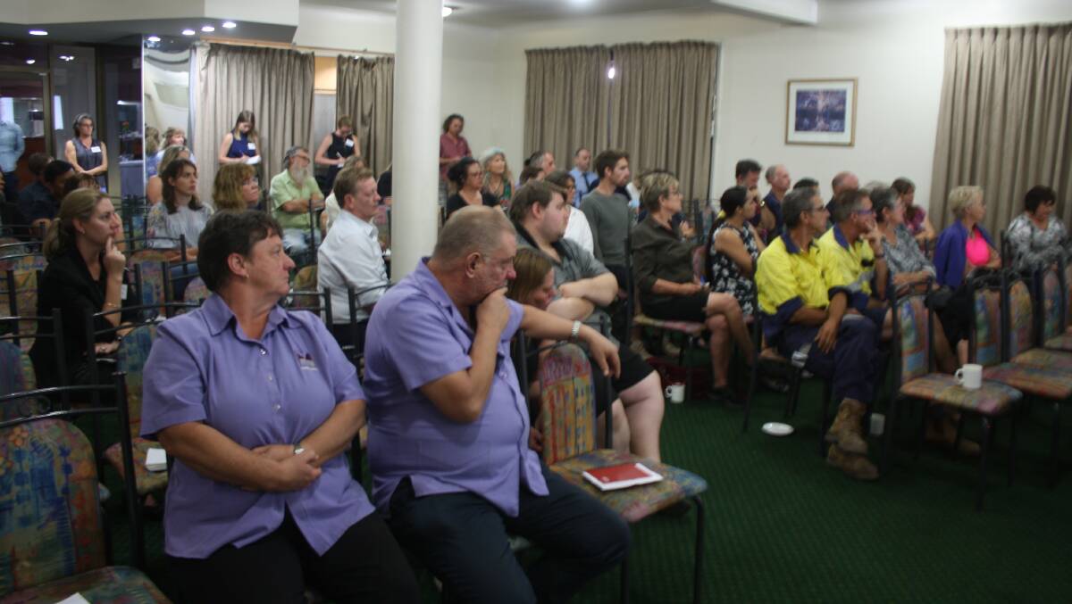 More than 100 people attended last night's update at Knotts Crossing with officials providing more information from the shopping centre today and tomorrow.