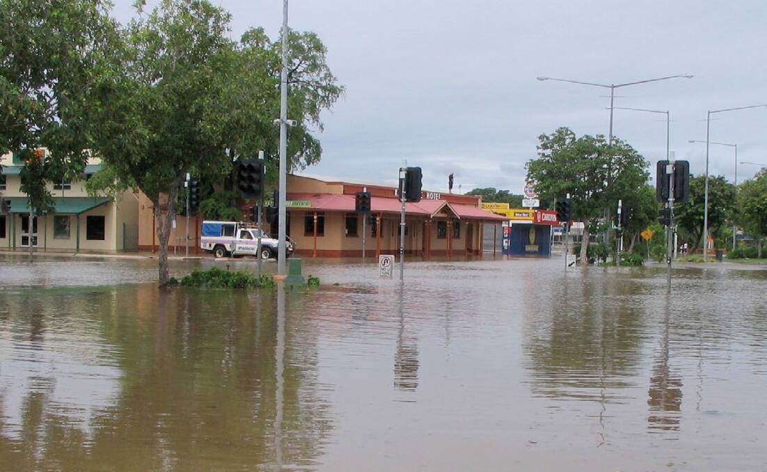 Katherine Terrace and Giles Street during the flood in 2006