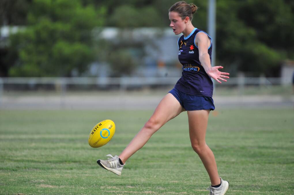 Annabel Strahan in training with the Bendigo Pioneers.