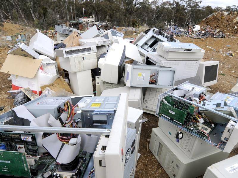 Australia has to phase out landfill, a Dutch waste management expert says.