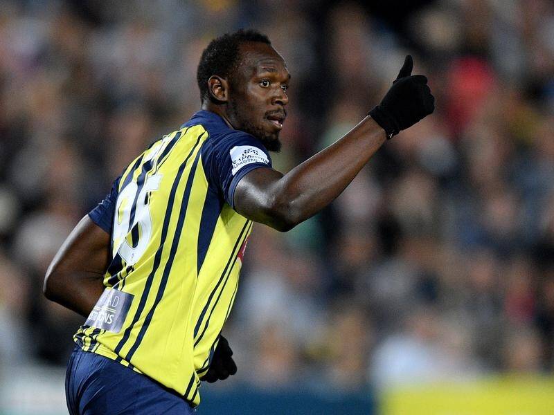Usain Bolt made a high-profile debut for the Mariners as a second half substitute in Gosford.