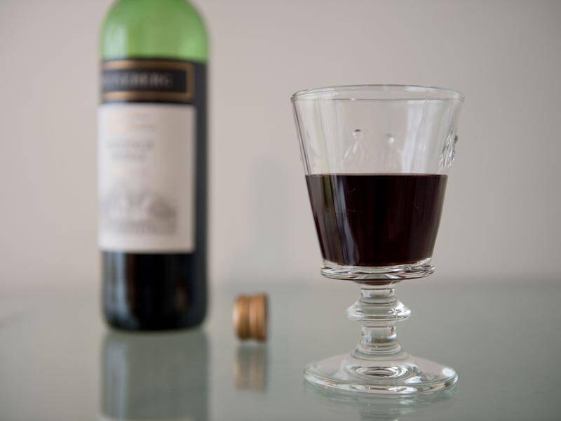 An Australian study has shown a link between drinking alcohol and an irregular heartbeat.