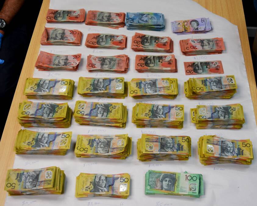 Big wad cash seized near Katherine | Katherine Times | Katherine, NT